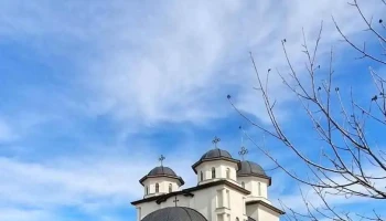Biserica Ortodoxă Sfinții Apostoli Petru și Pavel și Sf. Andrei Șaguna - Sânpetru