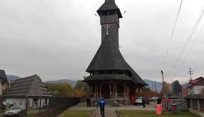 Biserica Sfinții Împărați Constantin și Elena - Vișeu De Sus