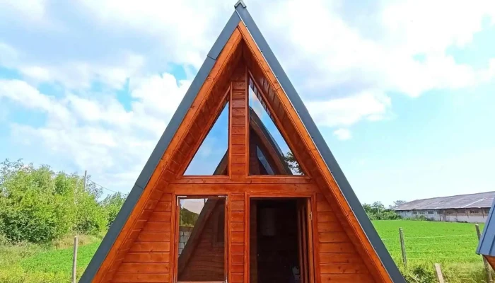 Cabane Salciile   Cabanele Robescu De La Vizitatori - Sălciile