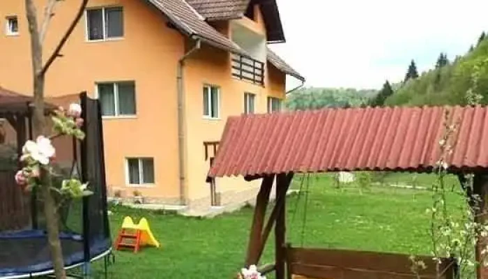 Casa Anca şi Nicuşor - Poiana Mărului