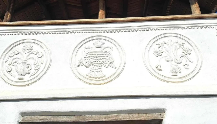 Casa Cu Blazoane Din Chiojdu -  Număr - Chiojdu