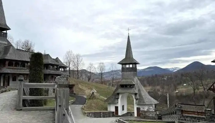 Casa Cu Magnolii - Poienile Izei