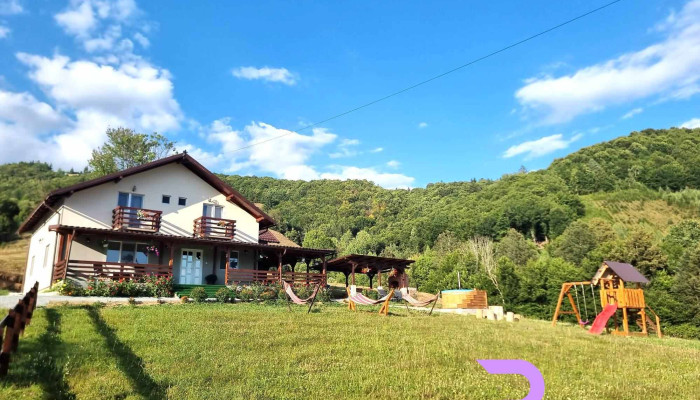 Casa de pe Vale - Câmpeni 515500