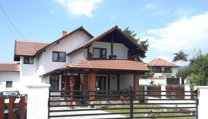 Casuta De La Tara Exterior - Cărpiniş