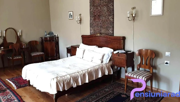 Conac Polizu -  Camere - Maxut