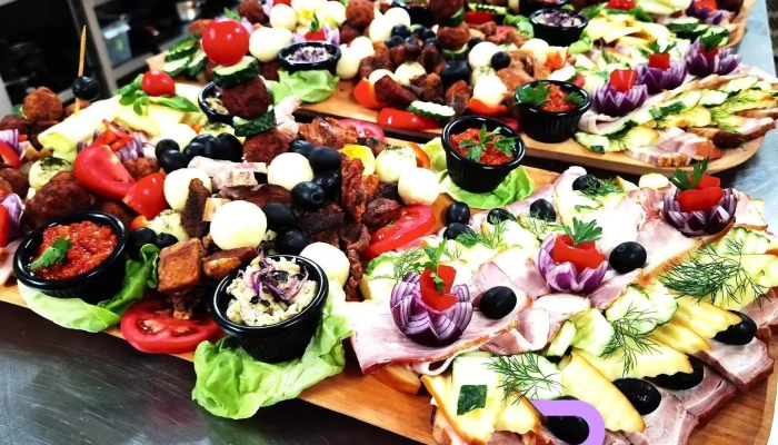 Hanul Din Izvor -  Canape - Tărlungeni