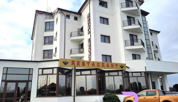 Hotel Coral -  De La Vizitatori - Nr. 450, Loc