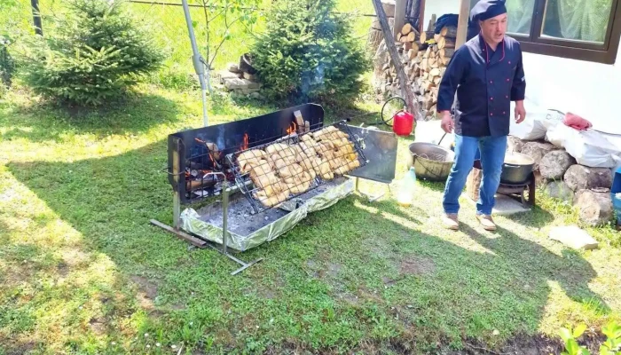 La Cabana -  De La Vizitatori - Comănești