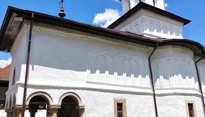 Manastirea Saracinesti Instagram - Păușești-măglași