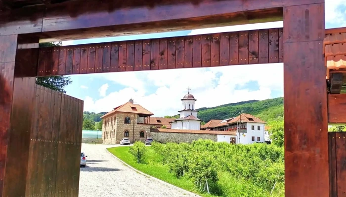 Manastirea Saracinesti Păușești Măglași - Păușești-măglași