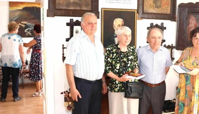 Muzeul Etnografic Si Al Mineritului Aproape De Mine - Rodna