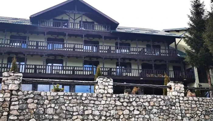Padina Ursului -  Exterior - Fundata