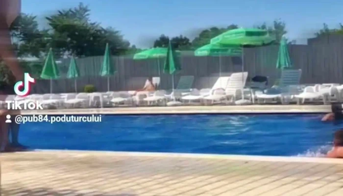 Pub84 -    Pub Piscina Piscina - Podu Turcului