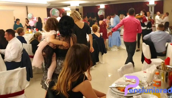 Restaurant Crinul Imperial Tomesti Iasi -    Restaurante Iasi Videoclipuri - Iași