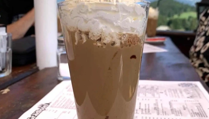 Restaurant Fundata Cheile Gradistei Cafea Cu Gheata - Fundata