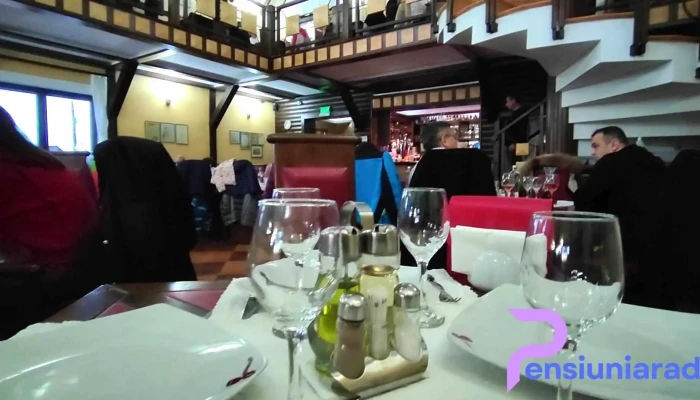 Restaurant La Promenada -  Videoclipuri - Râșnov