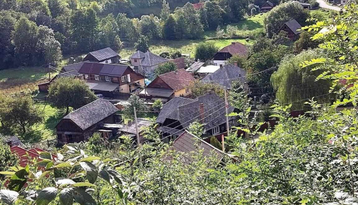 Sipos Lidia De La Vizitatori - Valea Ierii