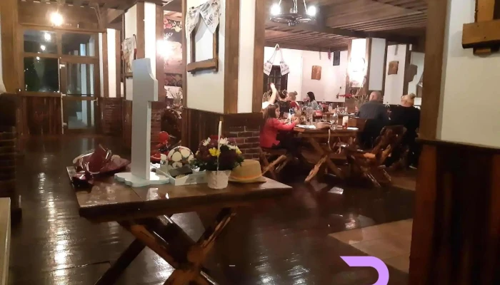 Terasa Baniei -  Atmosfera - Bucovăț